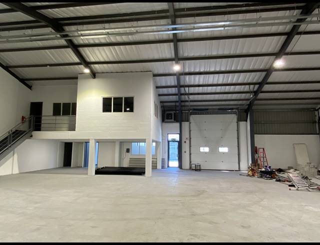 444M² WAREHOUSE TO LET IN TOKAI